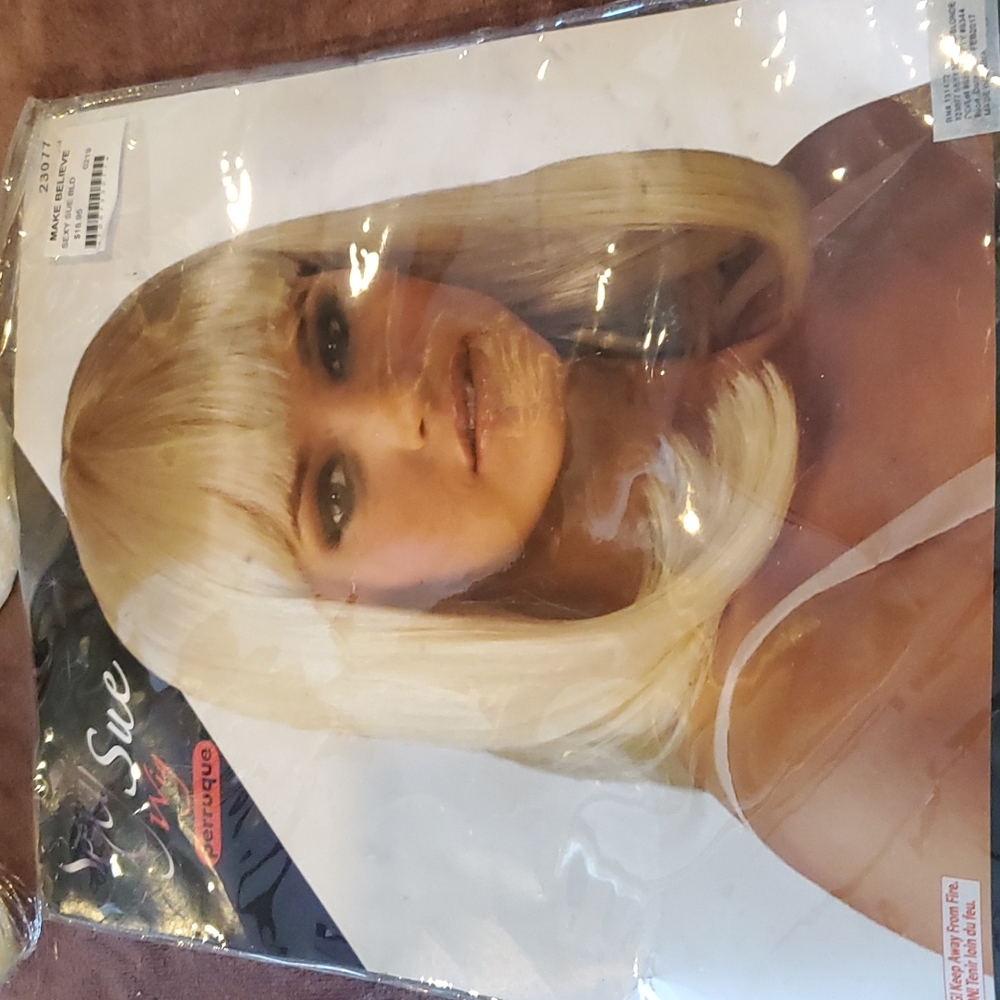 Make Believe Blonde Sexy Sue Wig - Picture 1 of 8